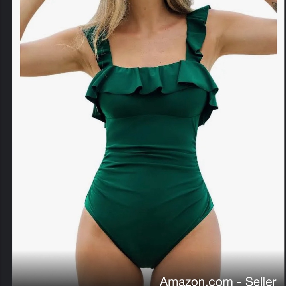 Cupshe one piece green ribbed suite